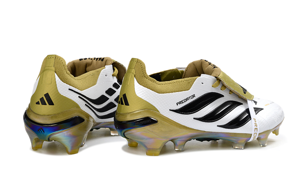 PREDATOR ACCURACY FG LACETS BLANC ET OR